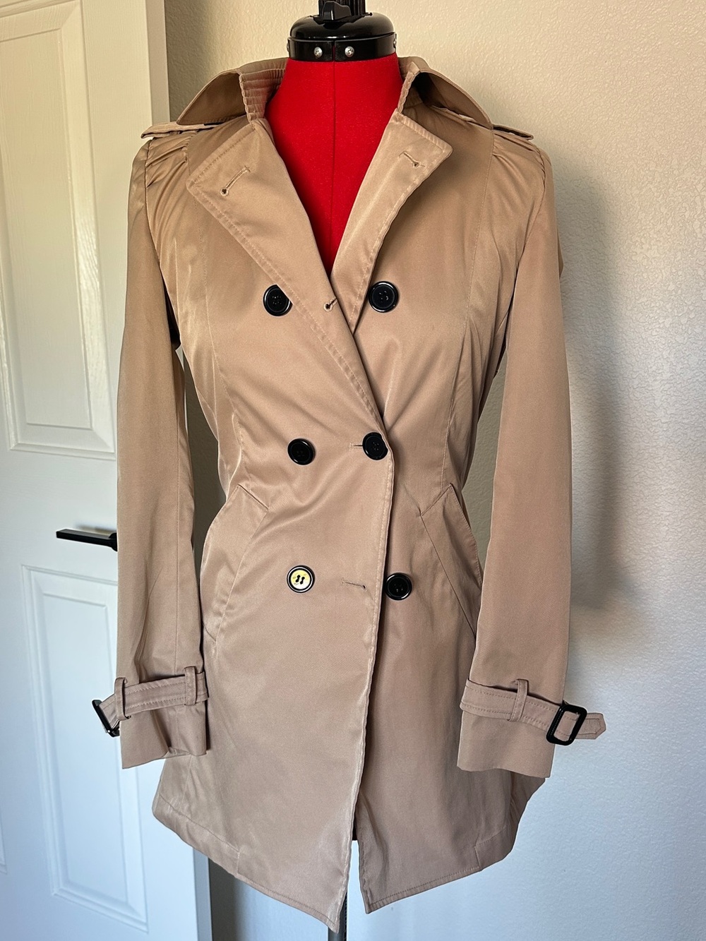 Jovonnista Classic Beige Double-Breasted Trench Coat - Women XS to Small